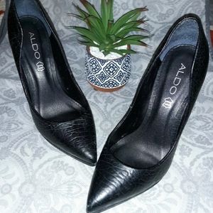Aldo pebbled leather stiletto heels